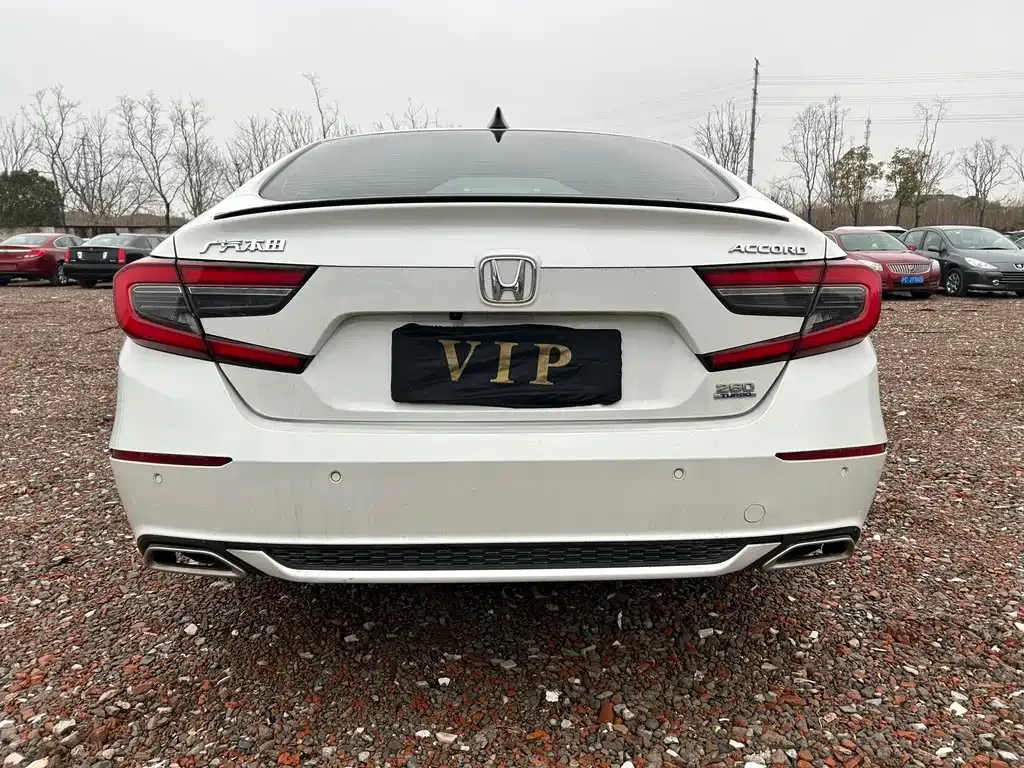 Honda Accord — фото 9