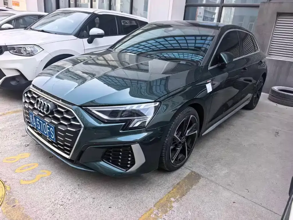 Audi A3 — фото 1