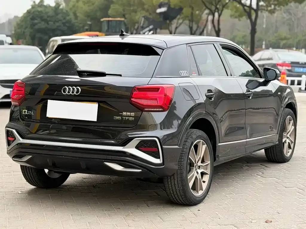 Audi Q2L — фото 3