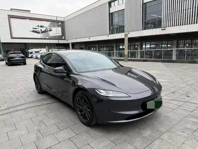 Tesla Model 3 — фото 8