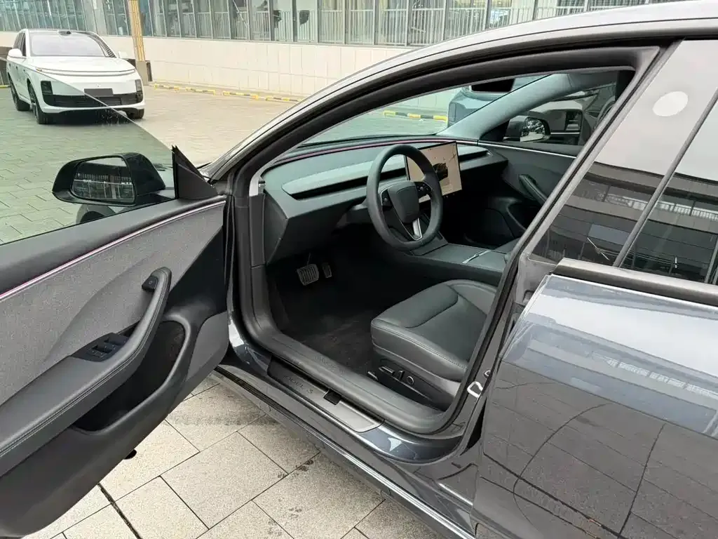 Tesla Model 3 — фото 6