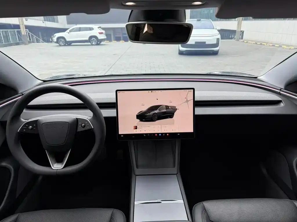 Tesla Model 3 — фото 2