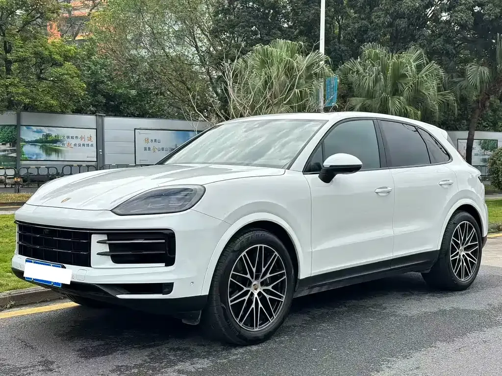 Porsche Cayenne — фото 1
