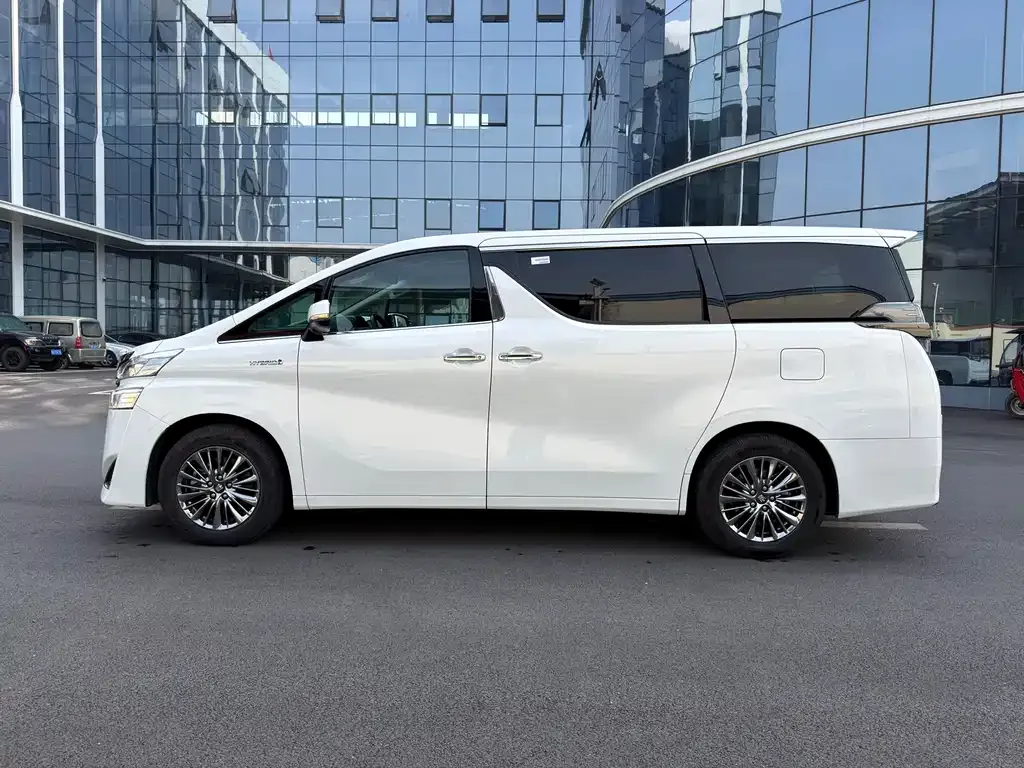 Toyota Vellfire — фото 9