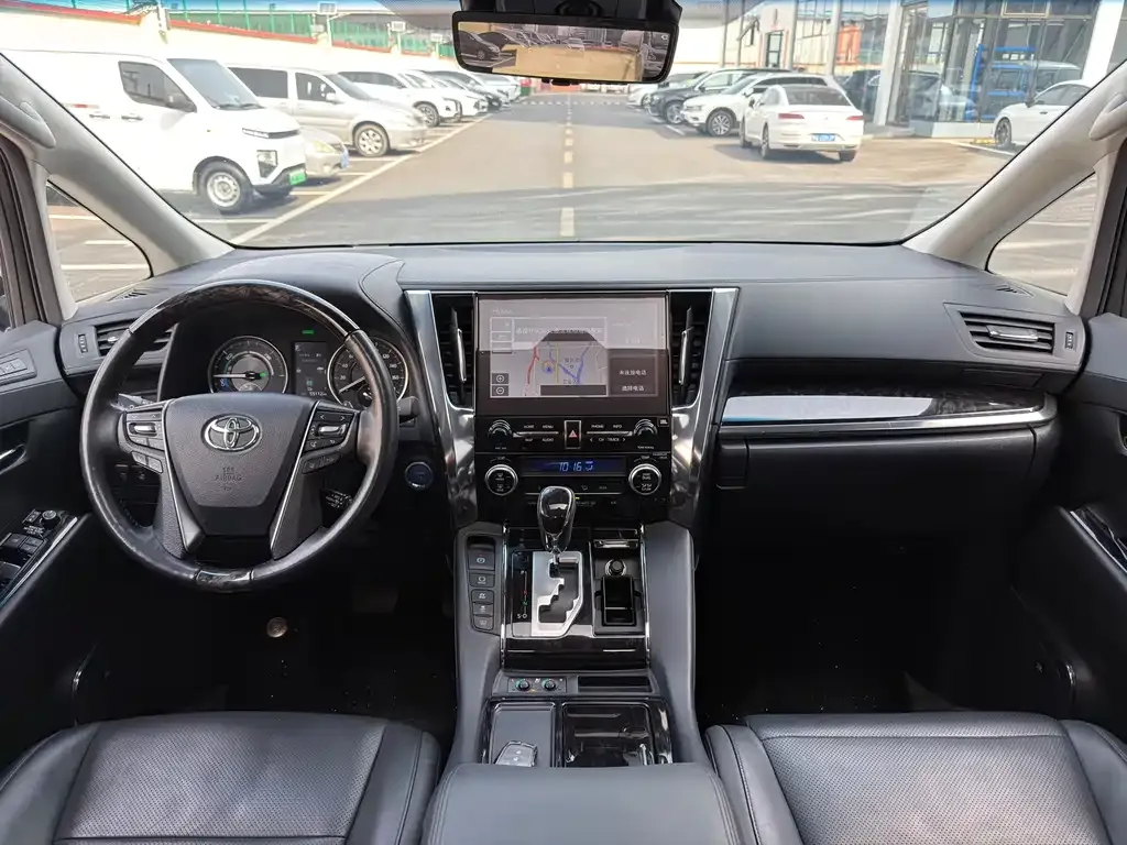 Toyota Vellfire — фото 8