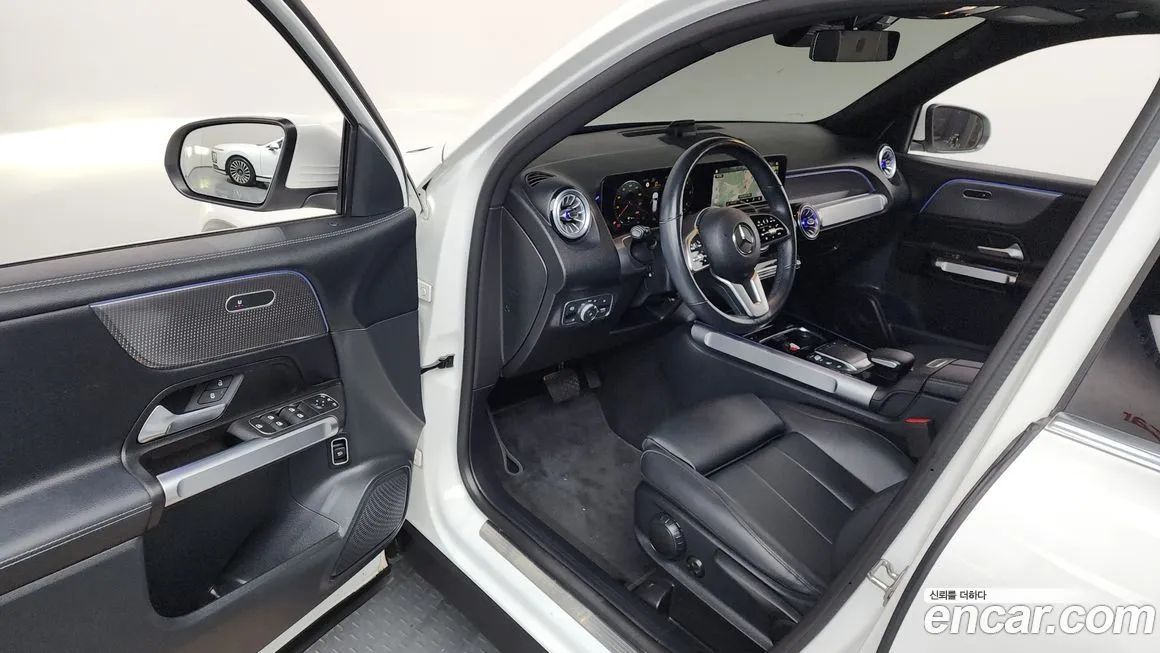 Mercedes-Benz GLB-Class — фото 10