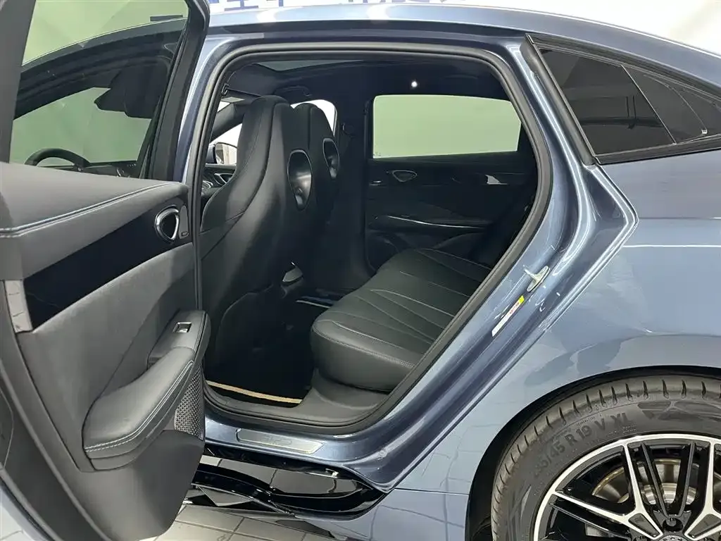 BYD Seal — фото 10