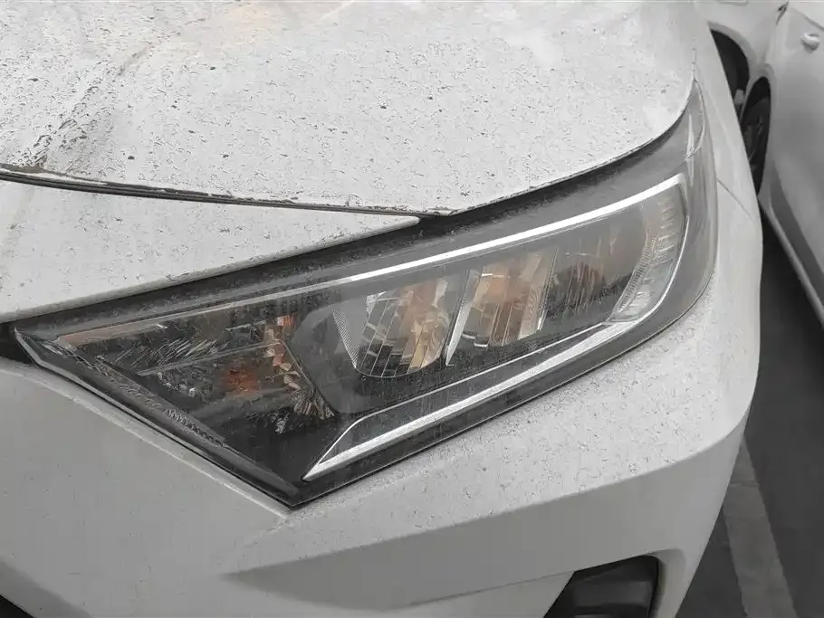 Toyota RAV4 — фото 10