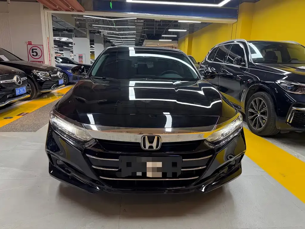 Honda Accord — фото 9