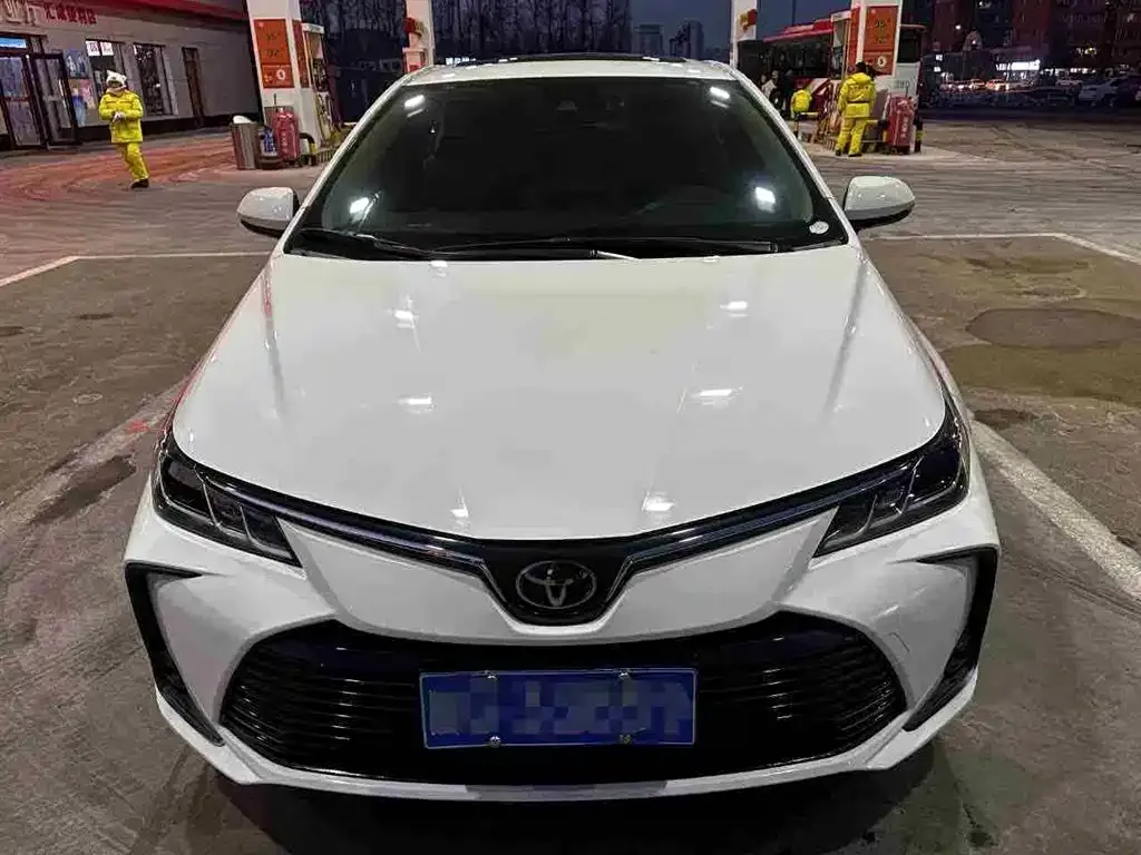 Toyota Corolla — фото 1