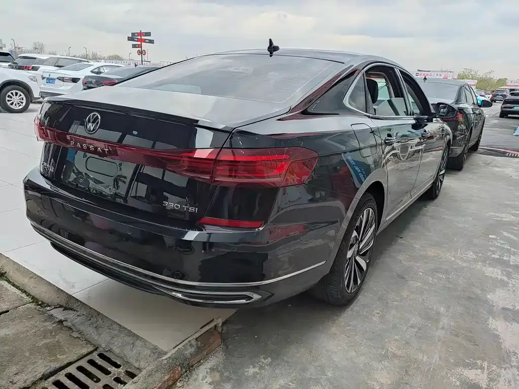 Volkswagen Passat — фото 4