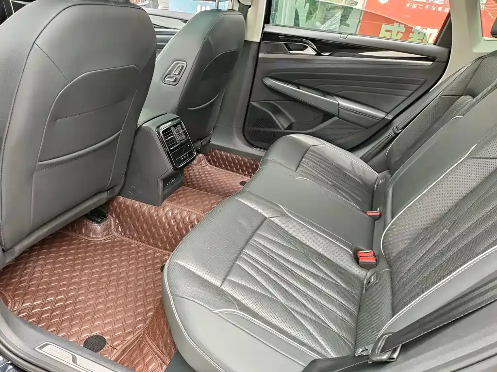 Volkswagen Passat — фото 9