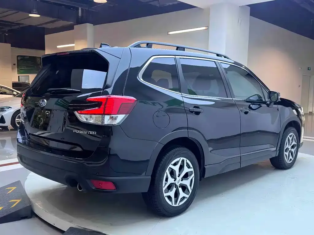Subaru Forester — фото 6