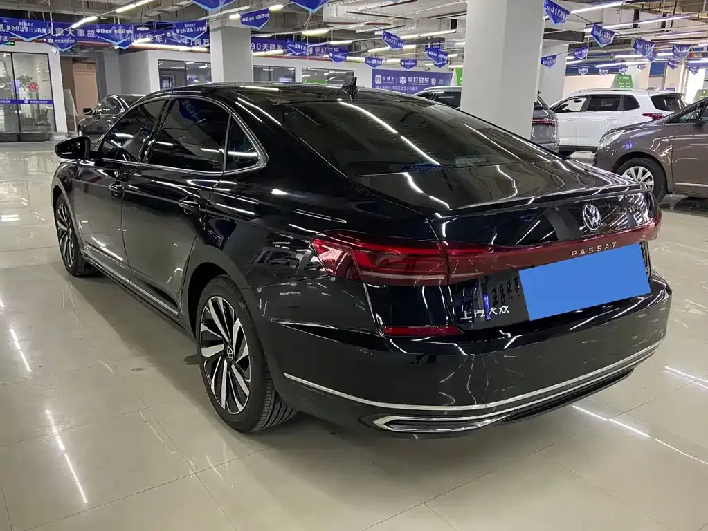 Volkswagen Passat — фото 9