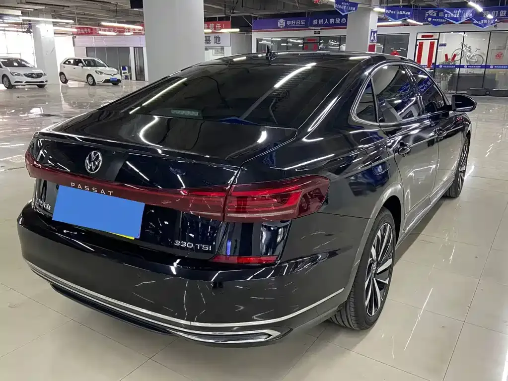 Volkswagen Passat — фото 7