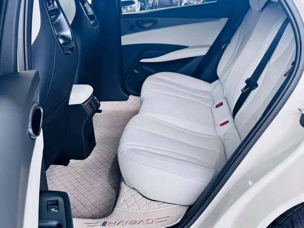 BYD Seal — фото 3