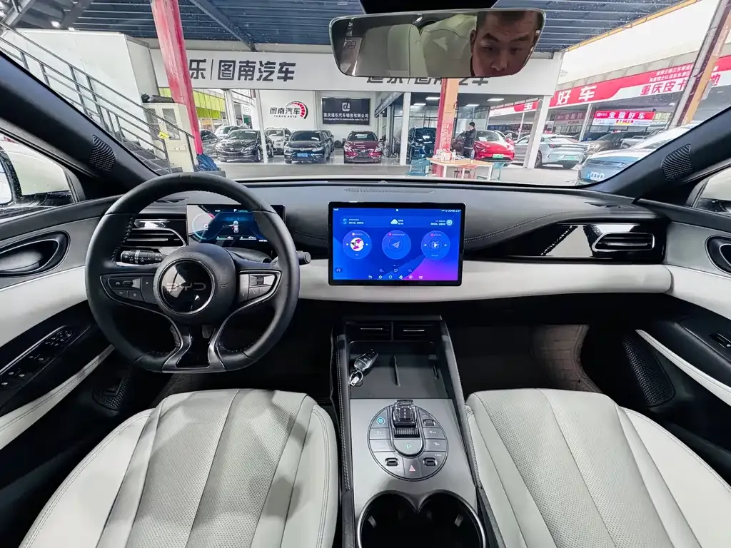 BYD Seal — фото 10