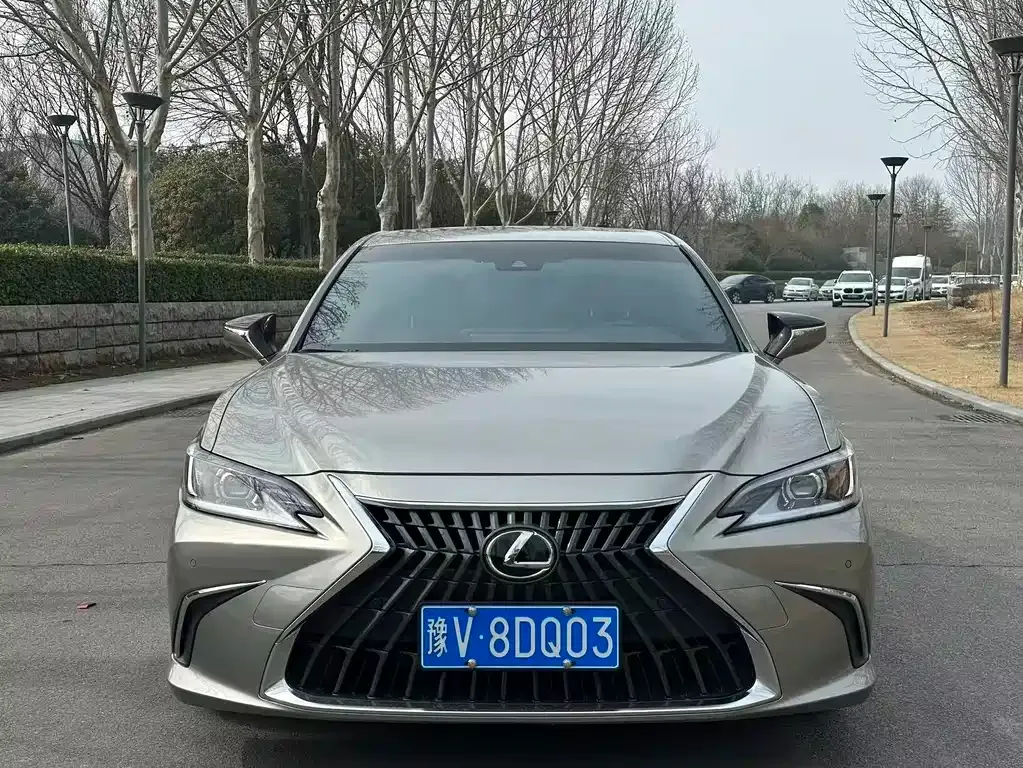 Lexus ES — фото 9