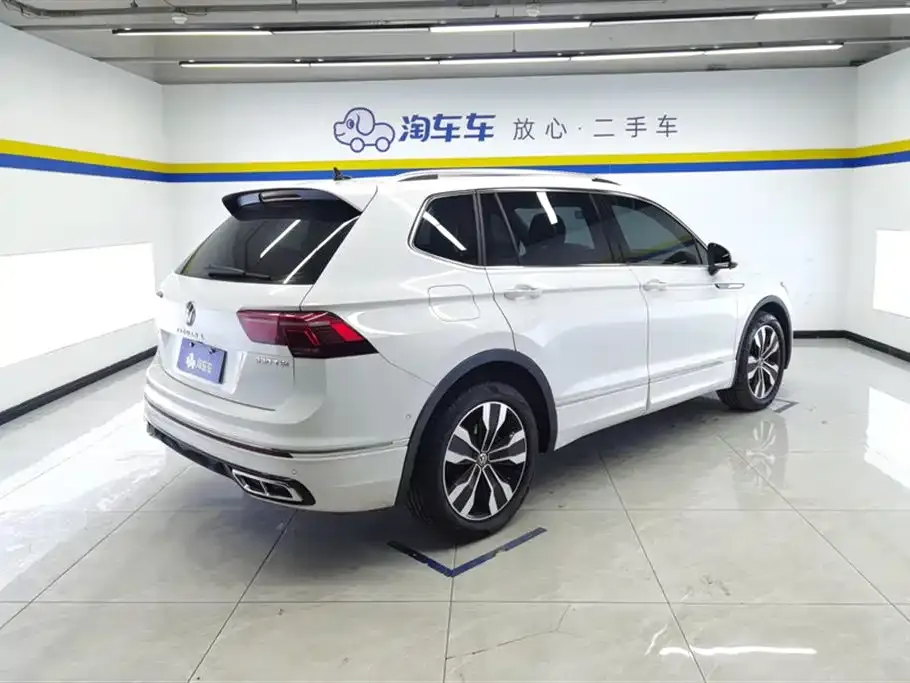 Volkswagen Tiguan L — фото 4