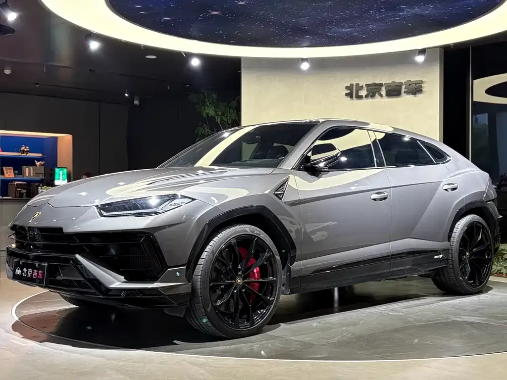 Lamborghini Urus — фото 1