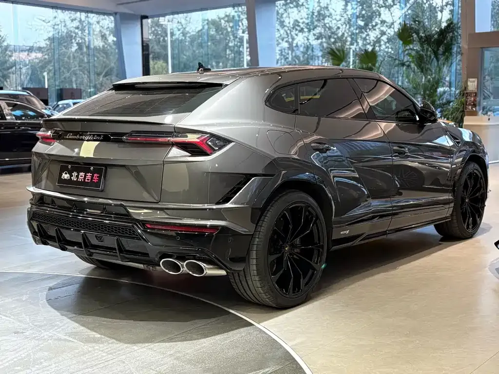 Lamborghini Urus — фото 7