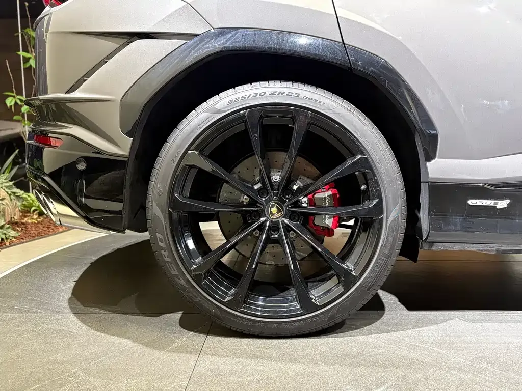 Lamborghini Urus — фото 8