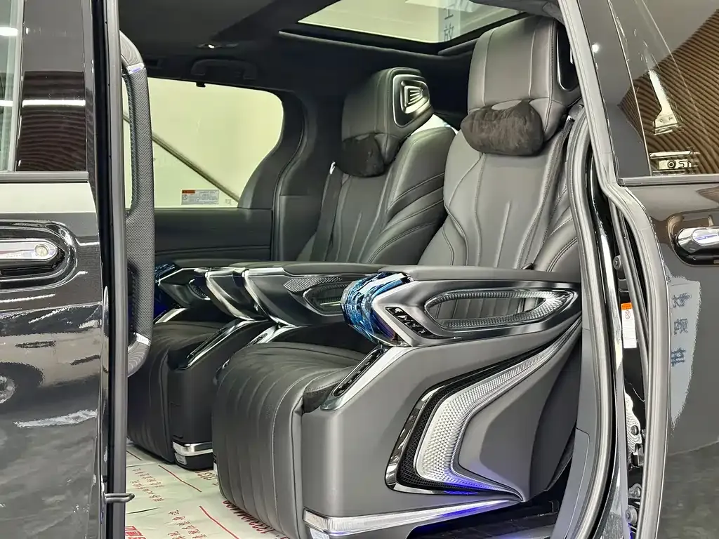 Toyota Granvia — фото 7