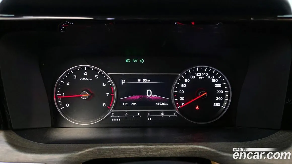 Kia Sorento — фото 8