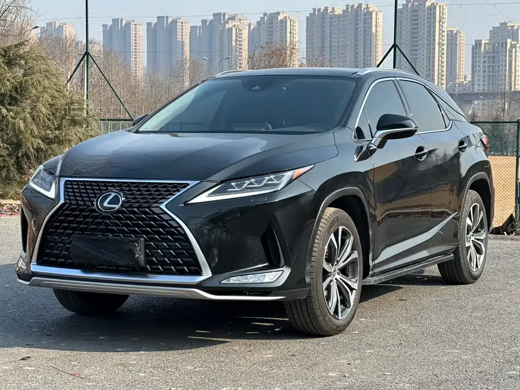 Lexus RX — фото 1