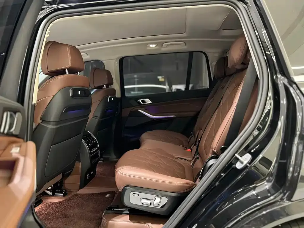 BMW X7 — фото 2