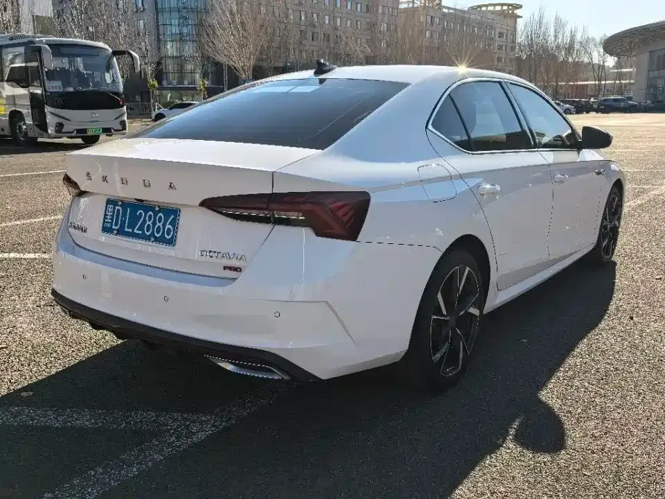 Skoda Octavia — фото 6