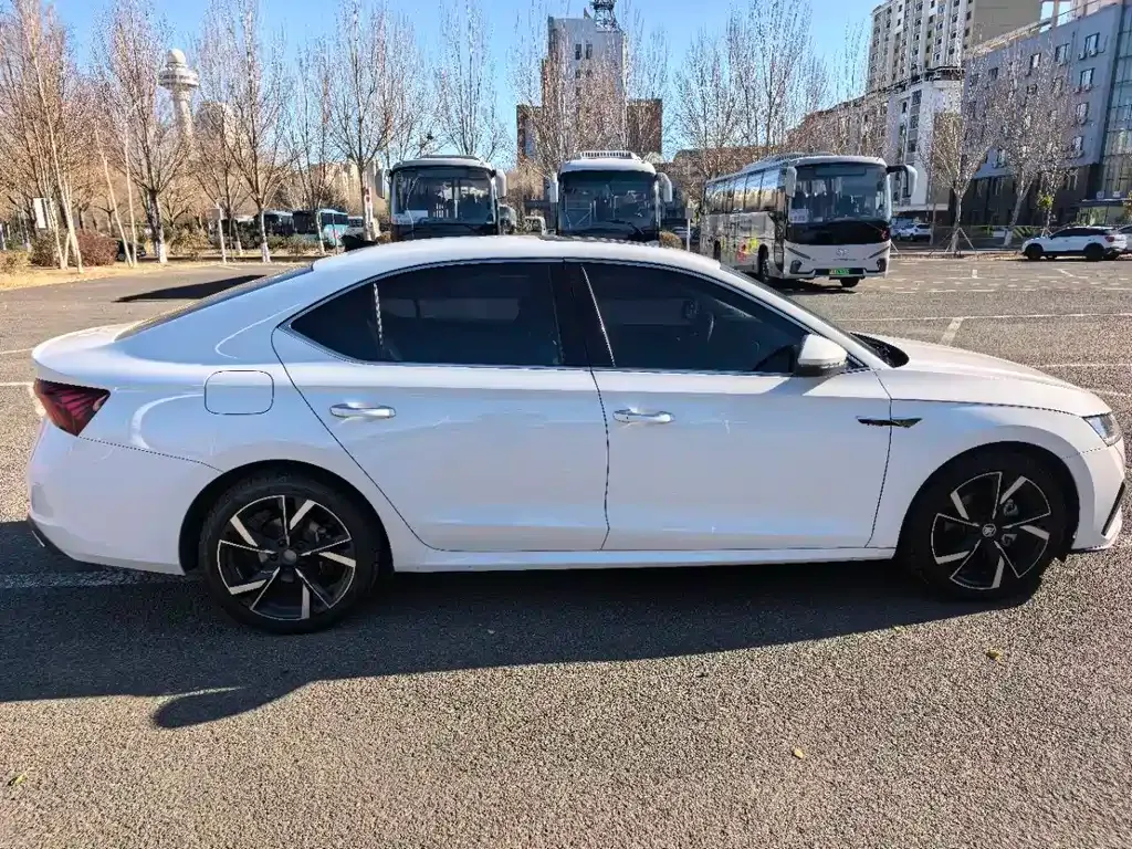 Skoda Octavia — фото 10