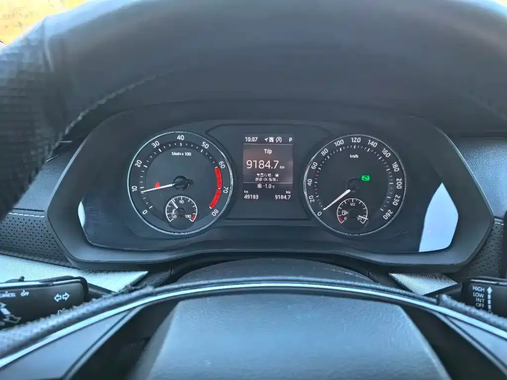 Skoda Octavia — фото 2