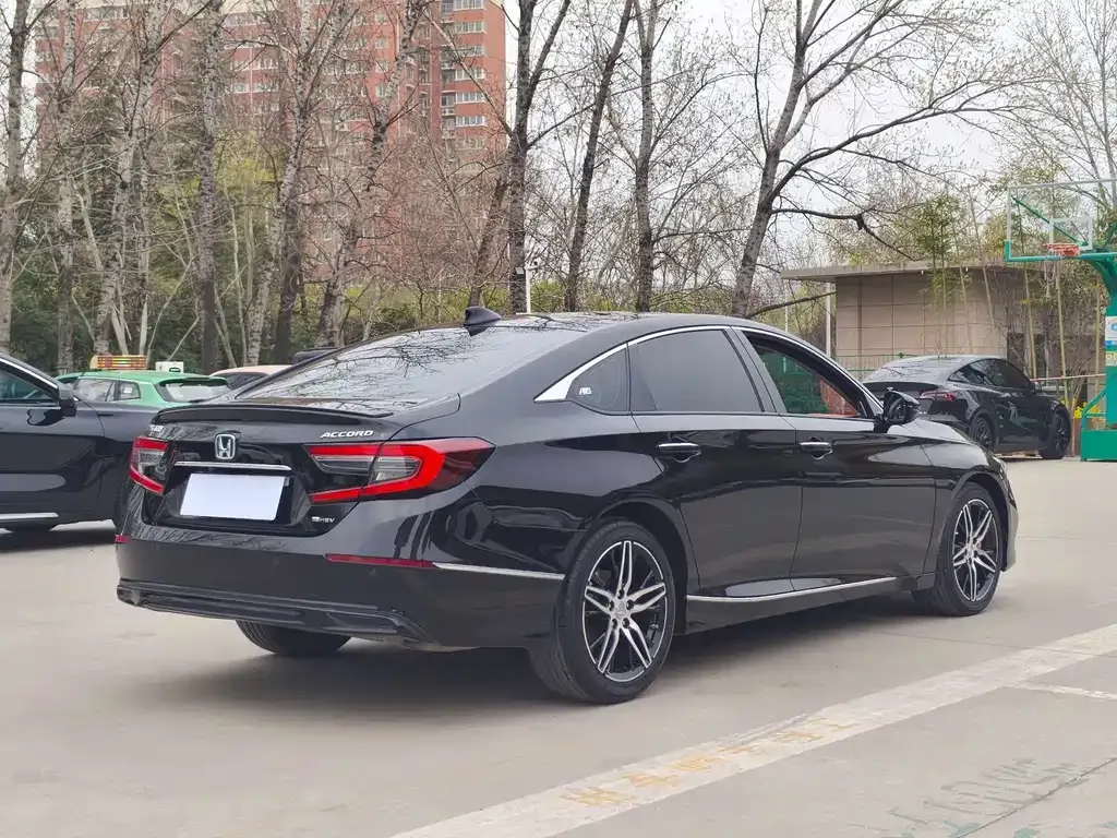 Honda Accord — фото 3