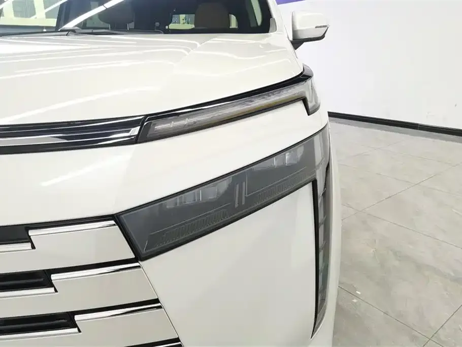 GAC Motor Trumpchi E8 — фото 4