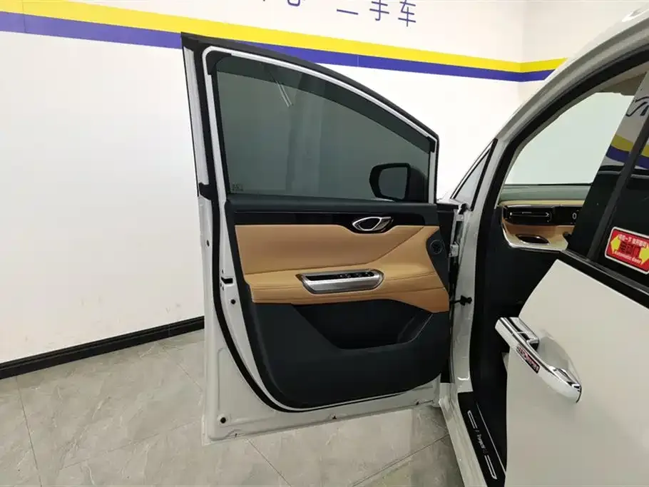 GAC Motor Trumpchi E8 — фото 5