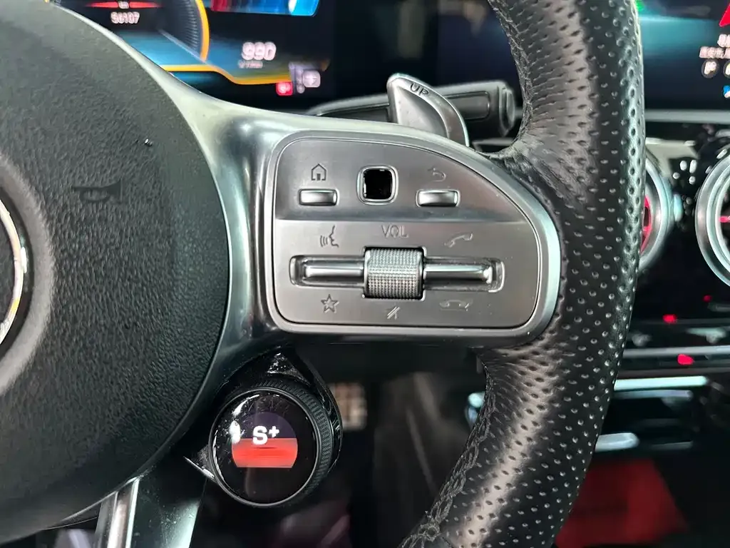 Mercedes-Benz CLA AMG — фото 4