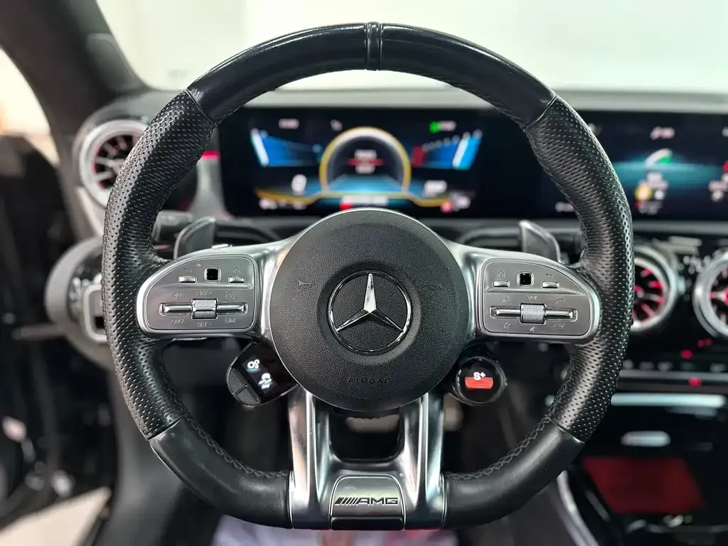Mercedes-Benz CLA AMG — фото 5
