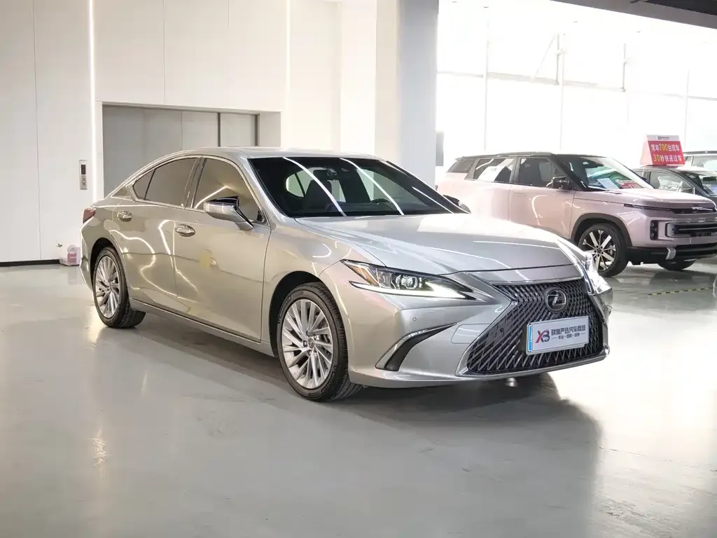 Lexus ES — фото 5