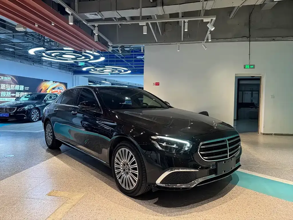 Mercedes-Benz E-Class — фото 10