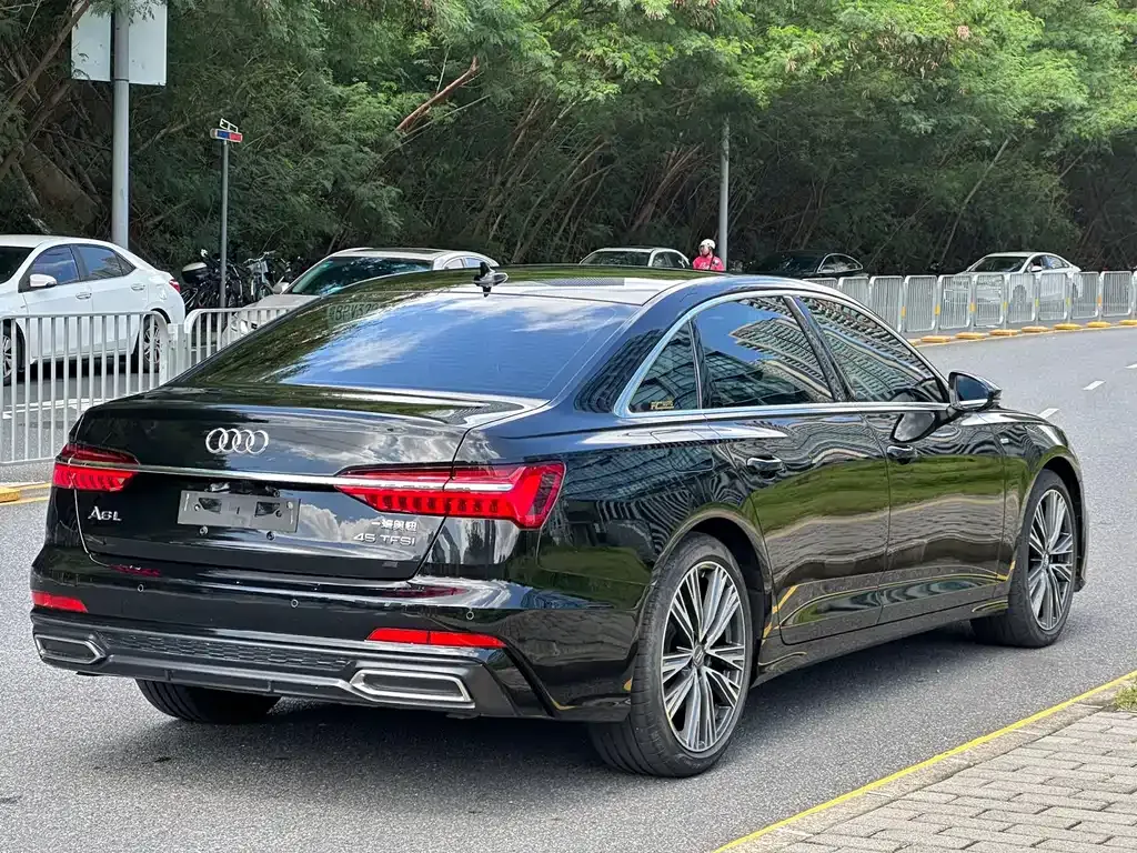 Audi A6L — фото 5