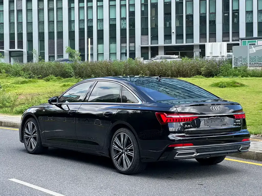 Audi A6L — фото 10