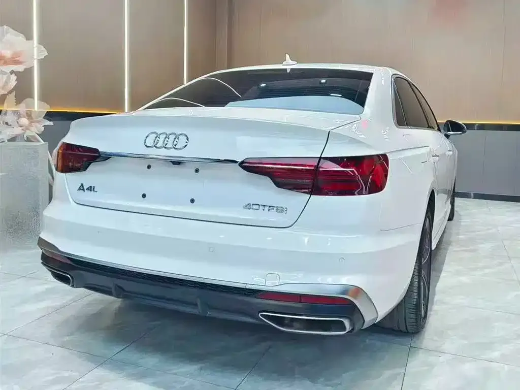Audi A4L — фото 9