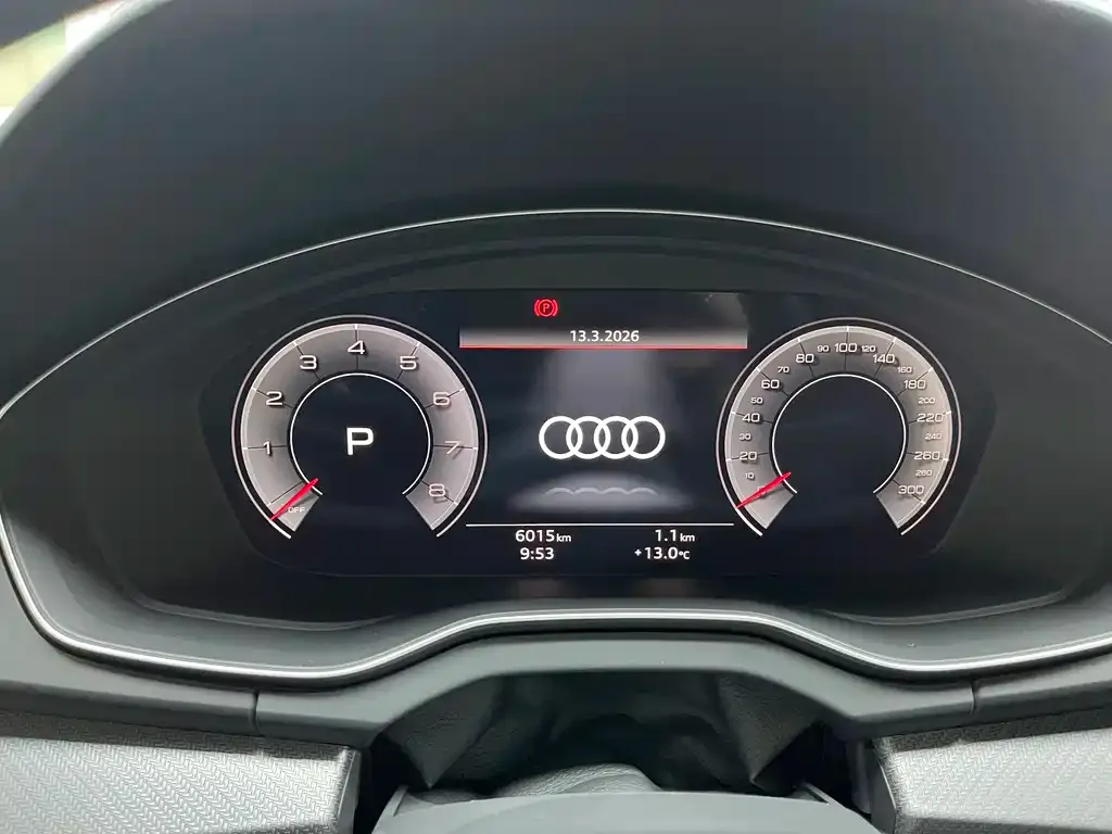 Audi Q5L — фото 10