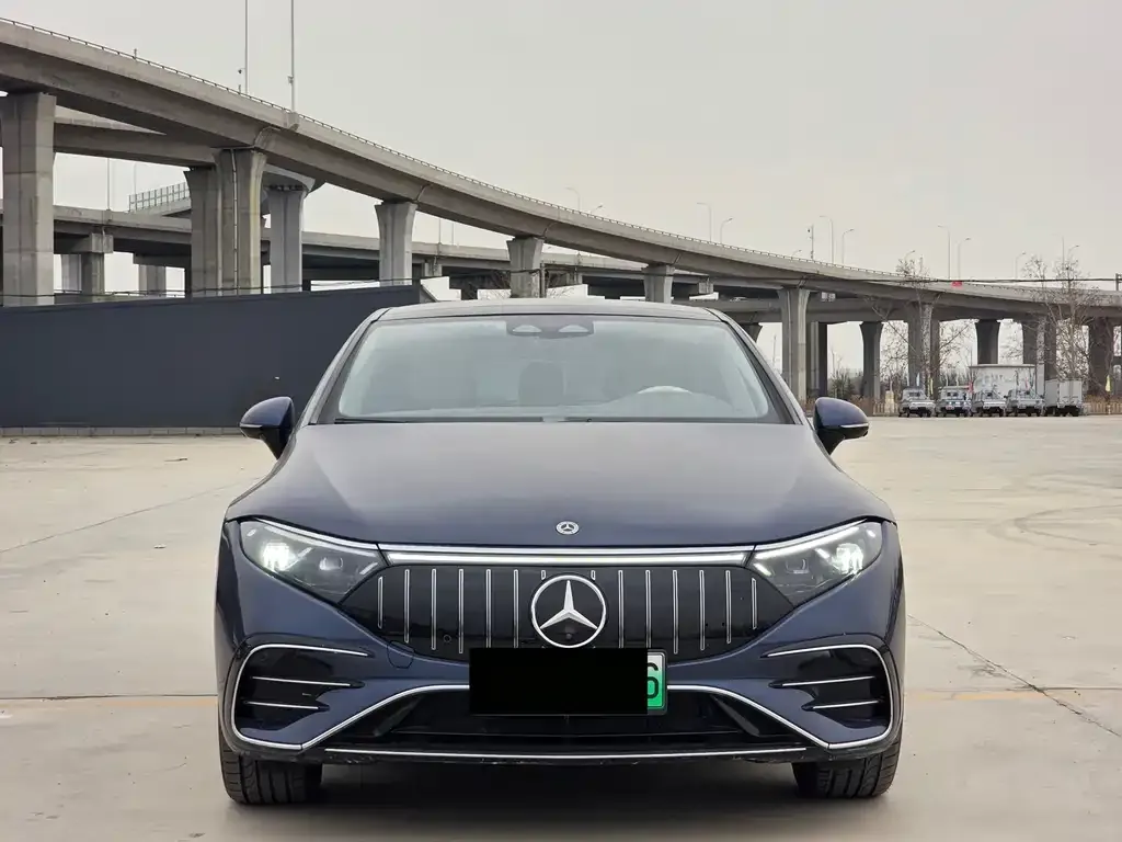 Mercedes-Benz EQS — фото 1
