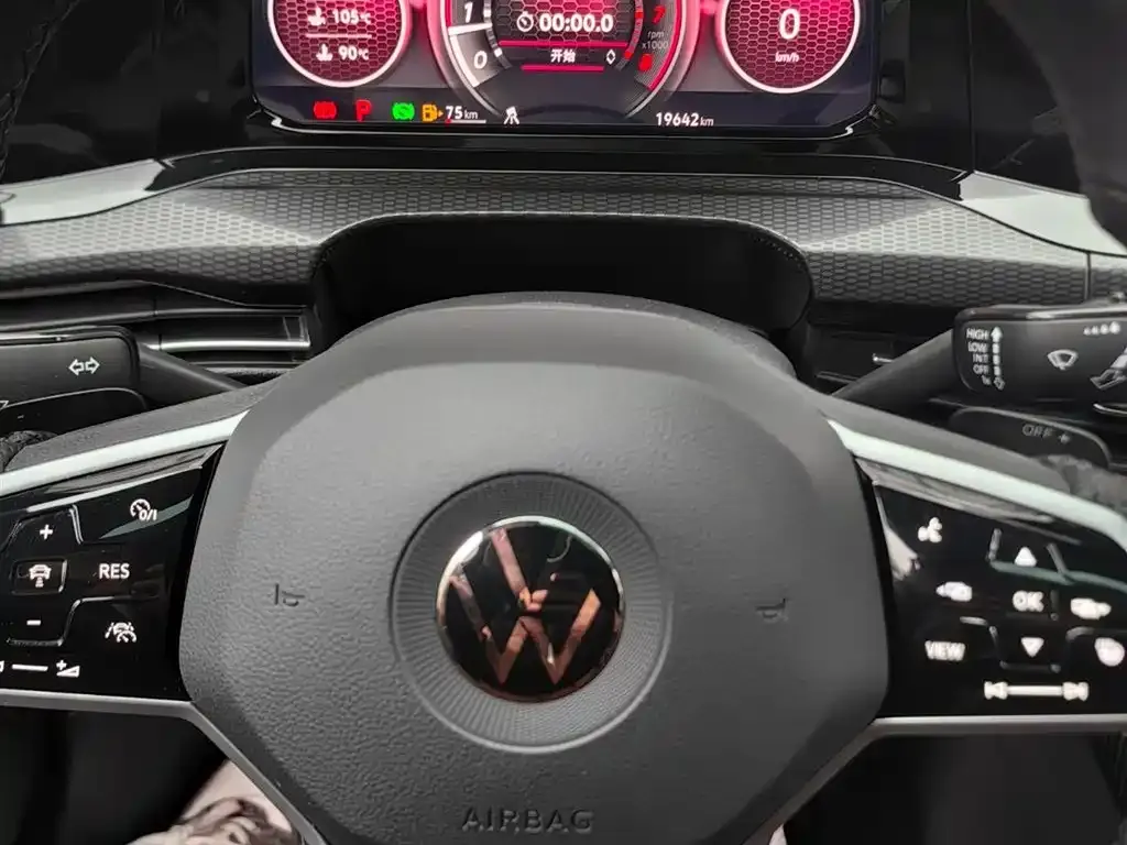 Volkswagen Golf GTI — фото 3