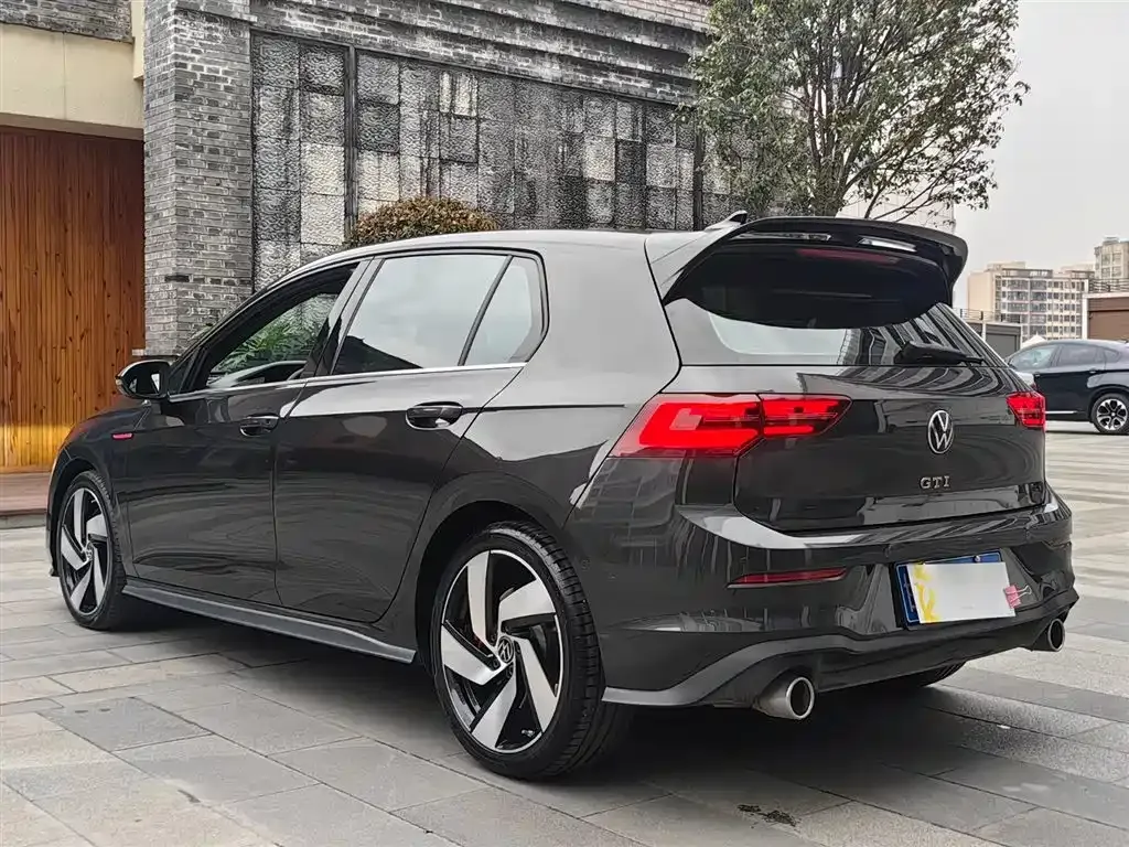 Volkswagen Golf GTI — фото 7