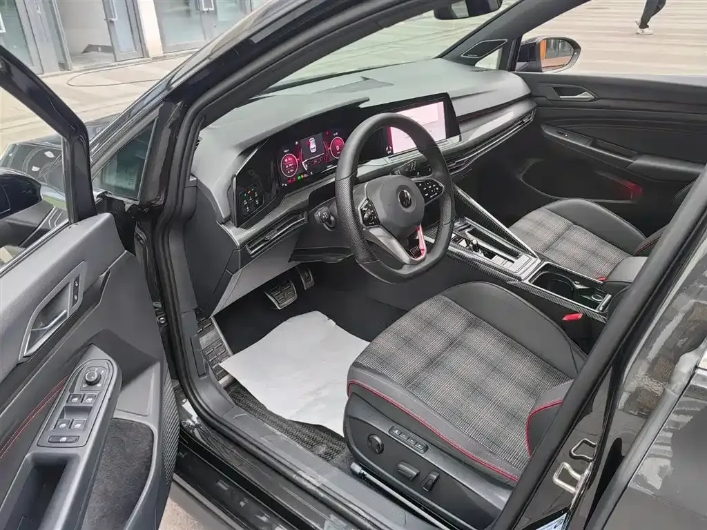 Volkswagen Golf GTI — фото 4