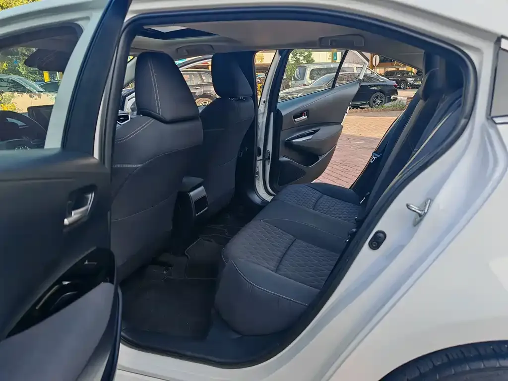 Toyota Allion — фото 10