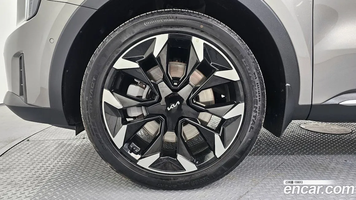 Kia Sorento — фото 8